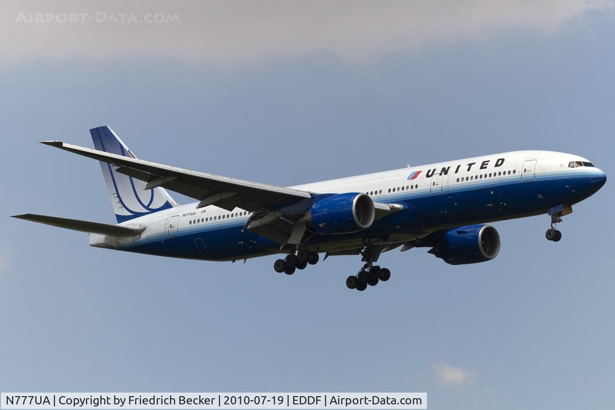 N777UA, 1995 Boeing 777-222 C/N 26916, on final RW07R