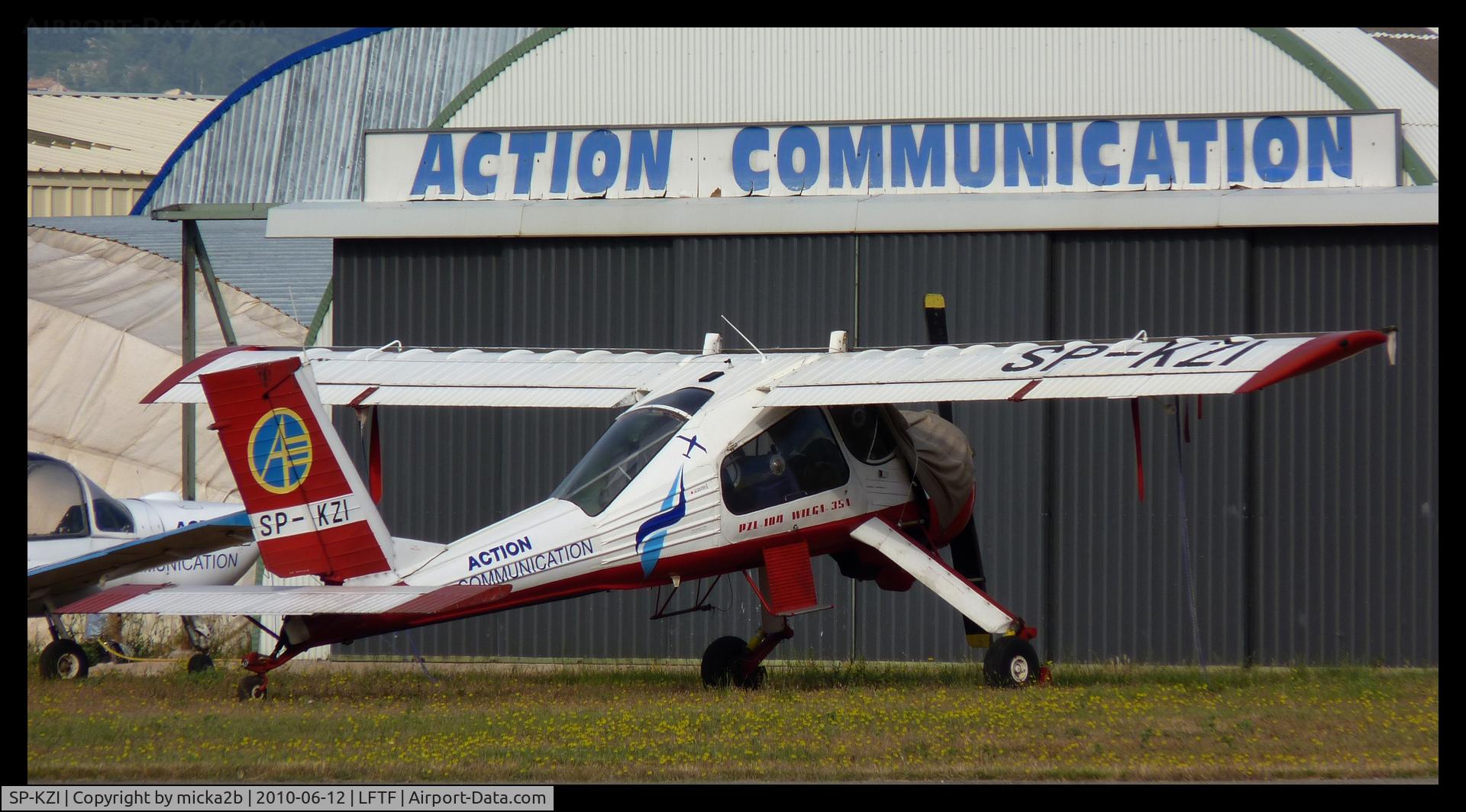 SP-KZI, PZL-Okecie PZL-104 Wilga-35A C/N 74209, Parked.