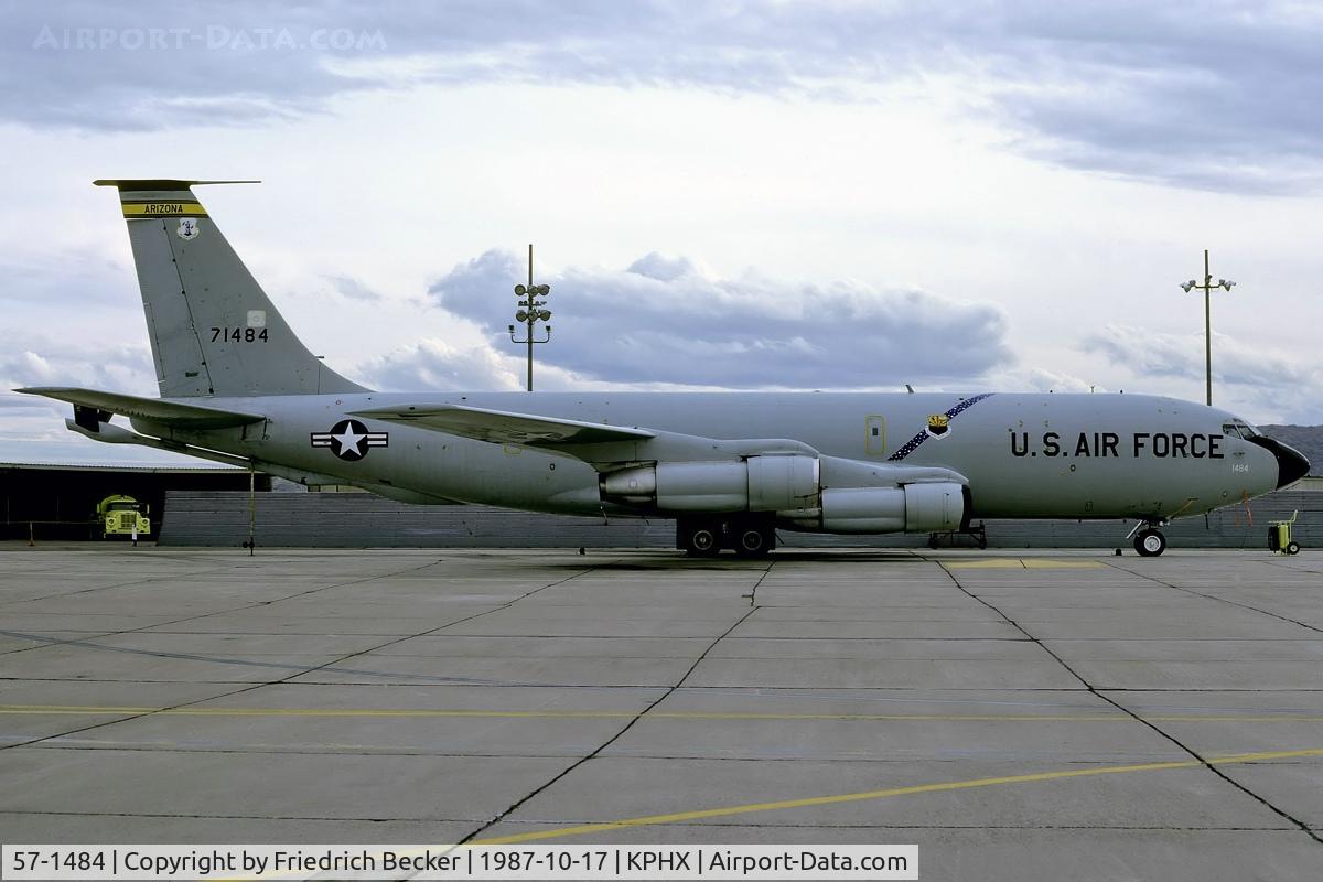 57-1484, 1958 Boeing KC-135E Stratotanker C/N 17555, 161st Air Refueling Wing KC-135E parked at Phoenix Sky Harbor