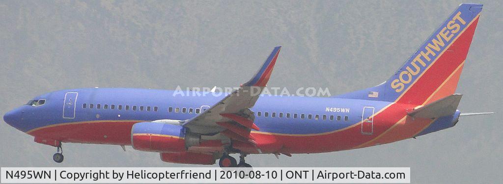 N495WN, 2004 Boeing 737-7H4 C/N 33869, On final to 26R