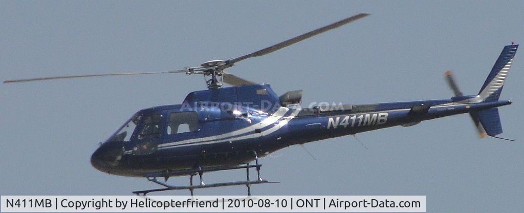 N411MB, 2000 Eurocopter AS-350B-3 Ecureuil Ecureuil C/N 3309, Making a flyby to runway 26R before heading towards Chino (CNO)