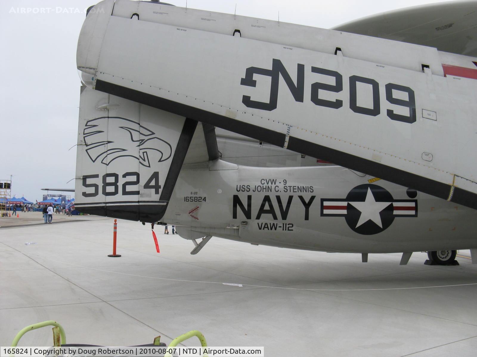 165824, Northrop Grumman E-2C Hawkeye C/N A195, Northrop Grumman E2C HAWKEYE of VAW-112, two Allison T56-A-8A Turboprops 4050 shp each