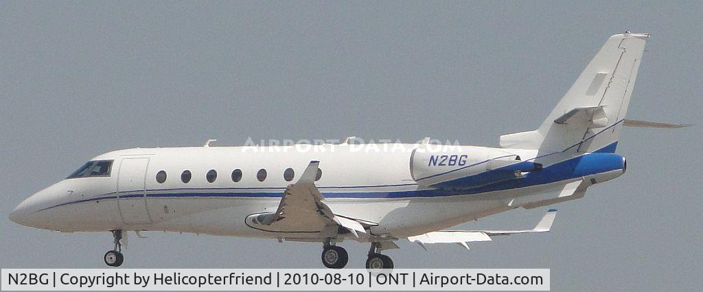 N2BG, 2002 Israel Aircraft Industries Gulfstream 200 C/N 064, On final to 26R