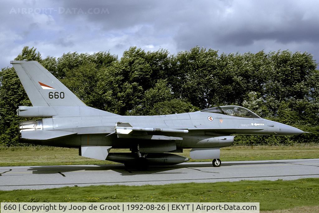 660, 1982 Fokker F-16AM Fighting Falcon C/N 6K-32, 334 Skv markings. One of the Norwegian AF F-16's based at Aalborg during the 1992 Tactical Fighter Weaponry.