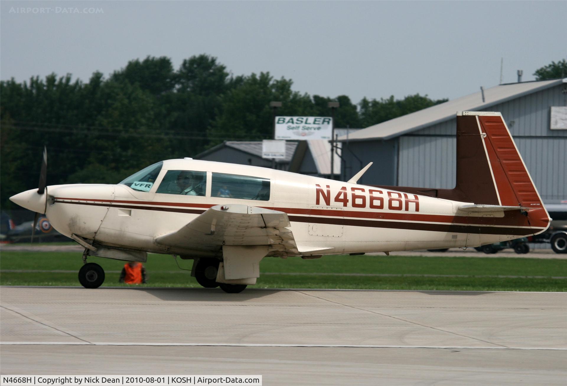 N4668H, 1979 Mooney M20J 201 C/N 24-0805, KOSH