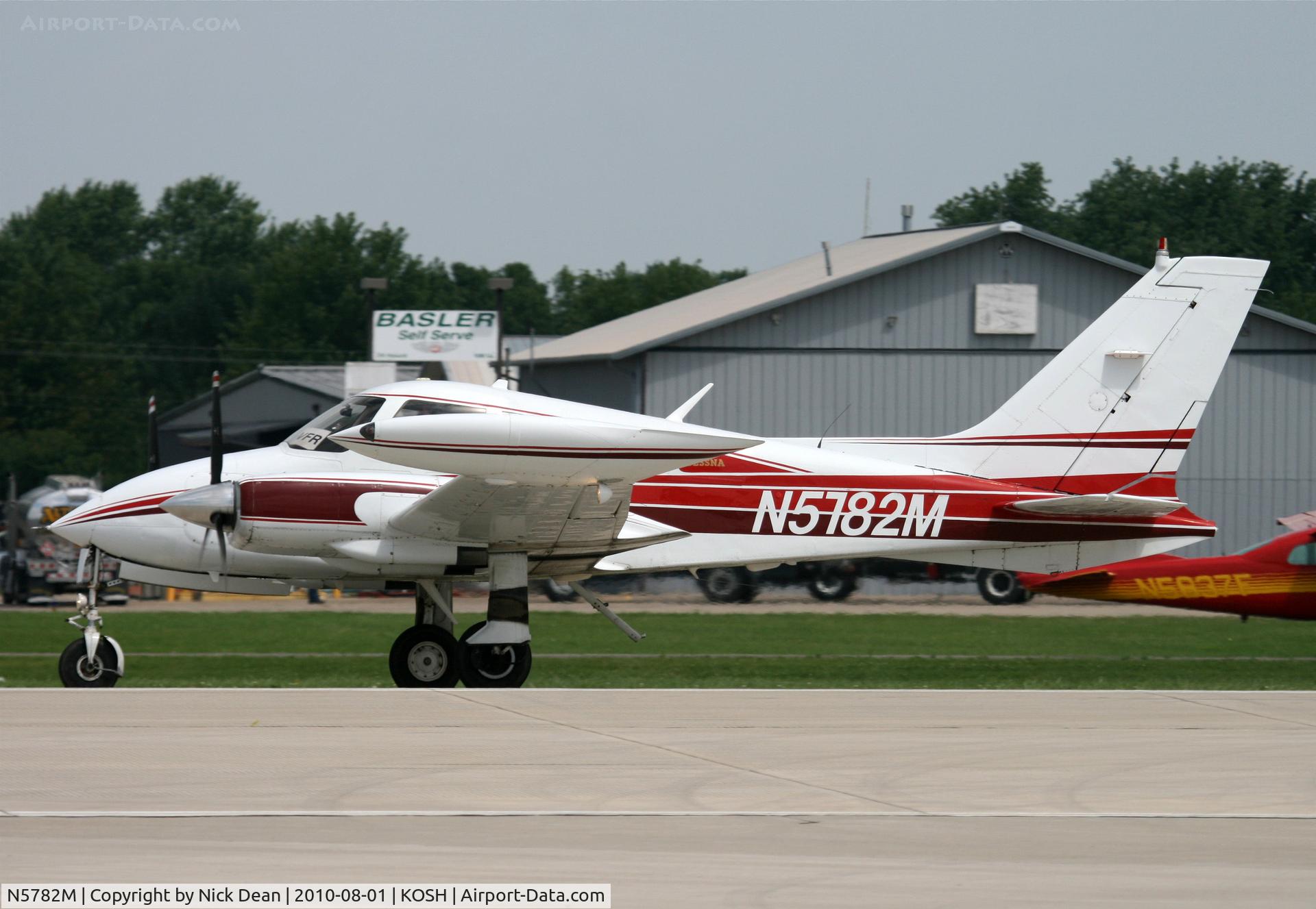 N5782M, 1969 Cessna 310P C/N 310P0082, KOSH