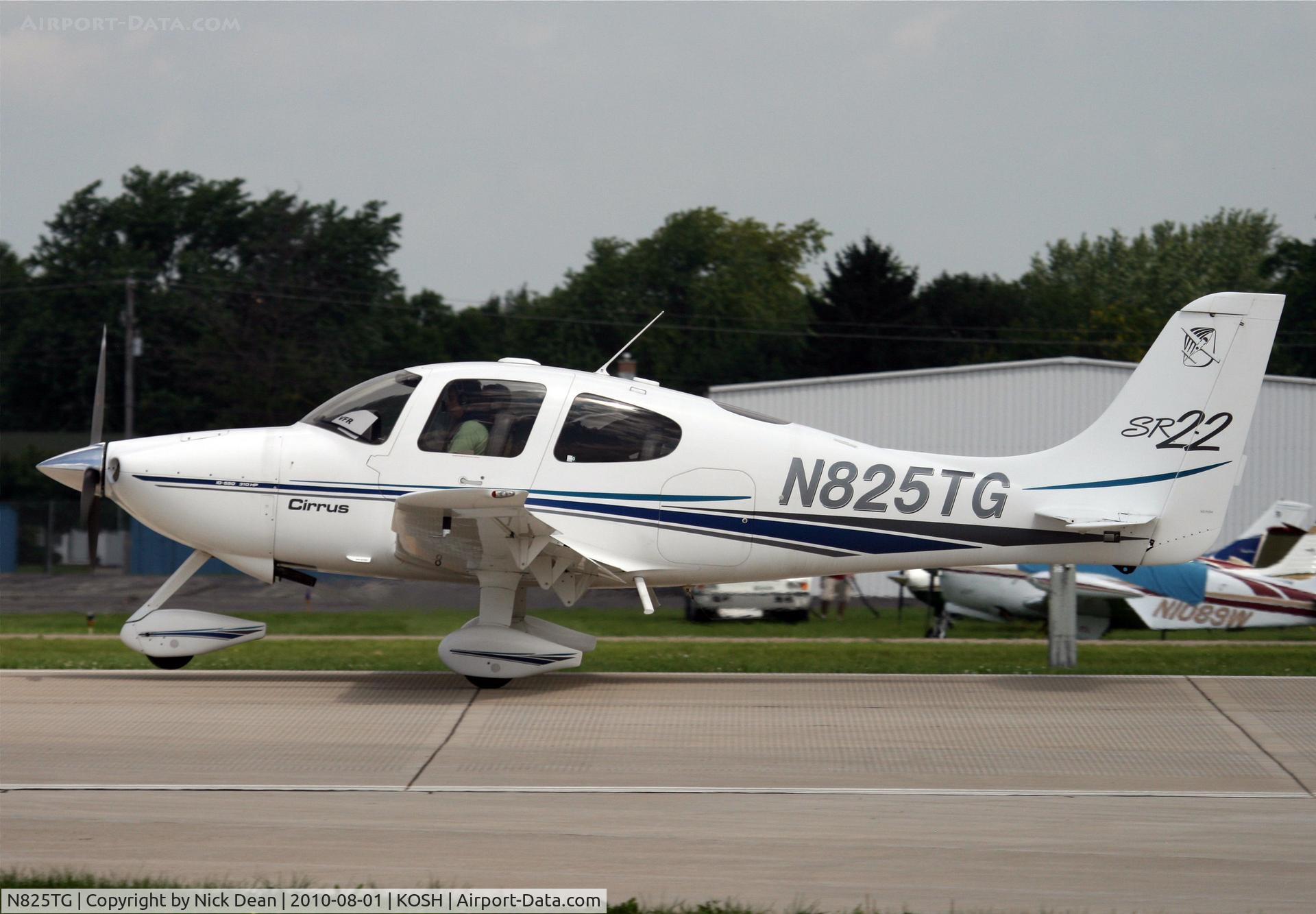 N825TG, 2002 Cirrus SR22 C/N 0328, KOSH