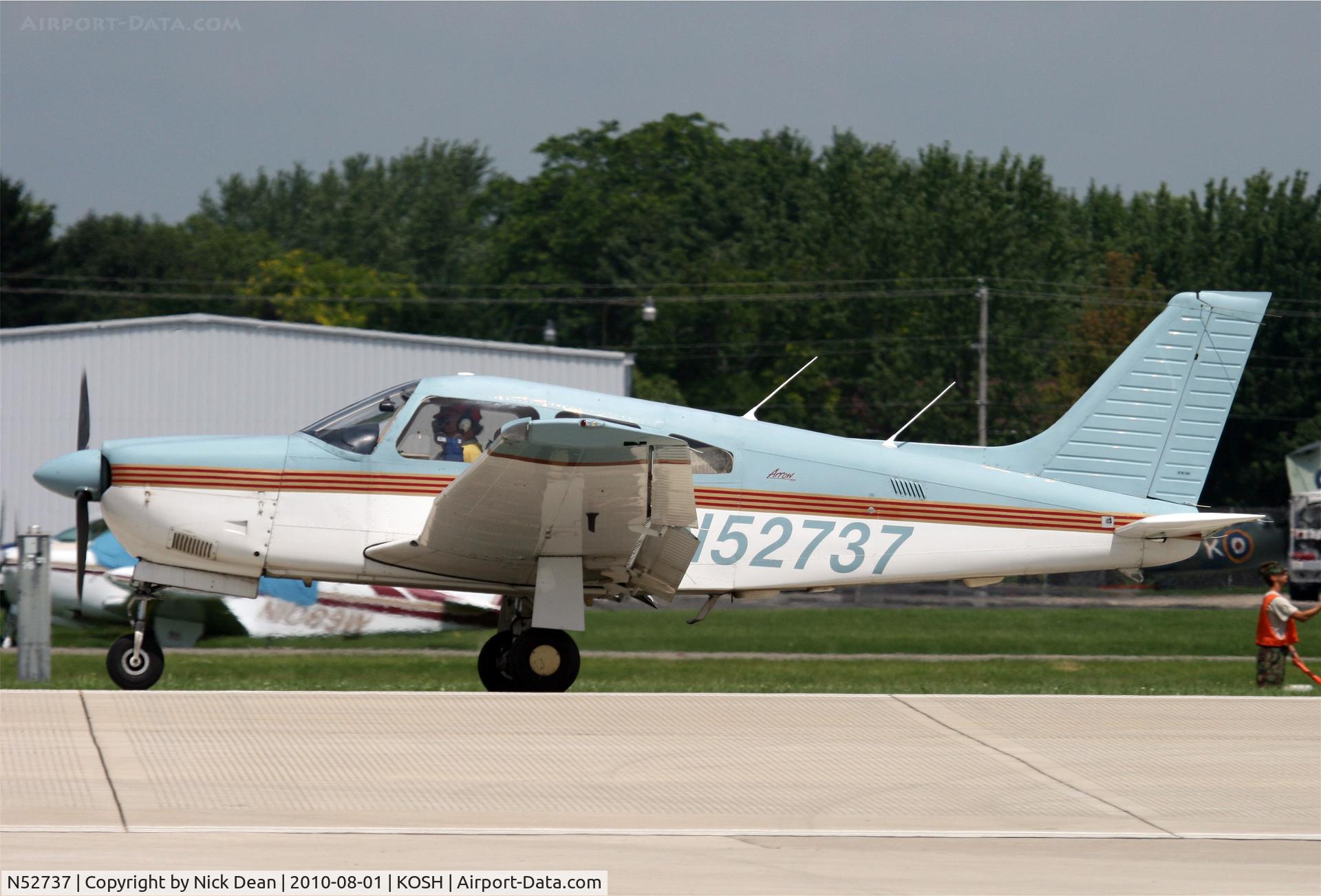 N52737, 1989 Piper PA-28R-201 Cherokee Arrow III C/N 28-37021, KOSH