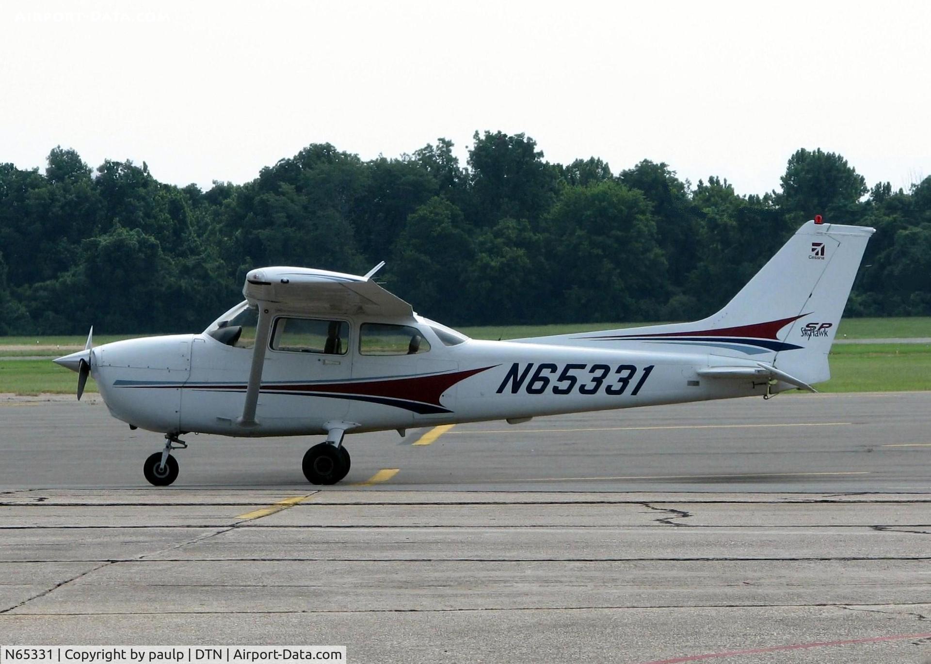 N65331, 2004 Cessna 172S C/N 172S9704, At Downtown Shreveport.