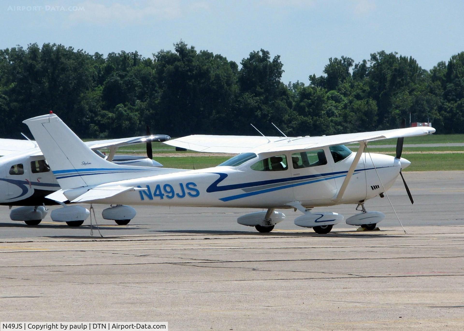 N49JS, 1973 Cessna 182P Skylane C/N 18261975, At Downtown Shreveport.