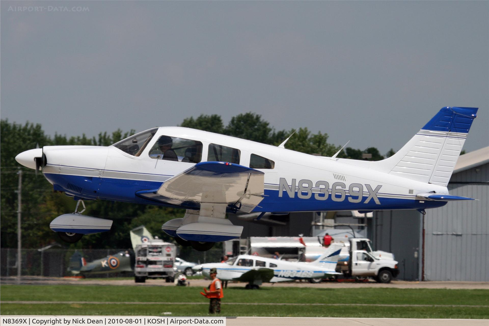 N8369X, 1981 Piper PA-28-181 Archer II C/N 28-8190211, KOSH