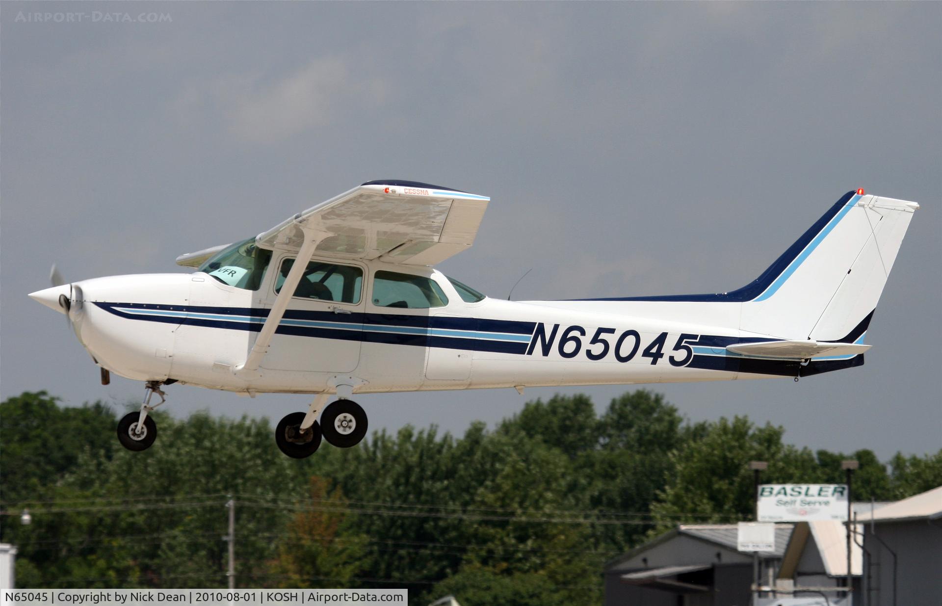 N65045, 1982 Cessna 172P C/N 17275674, KOSH