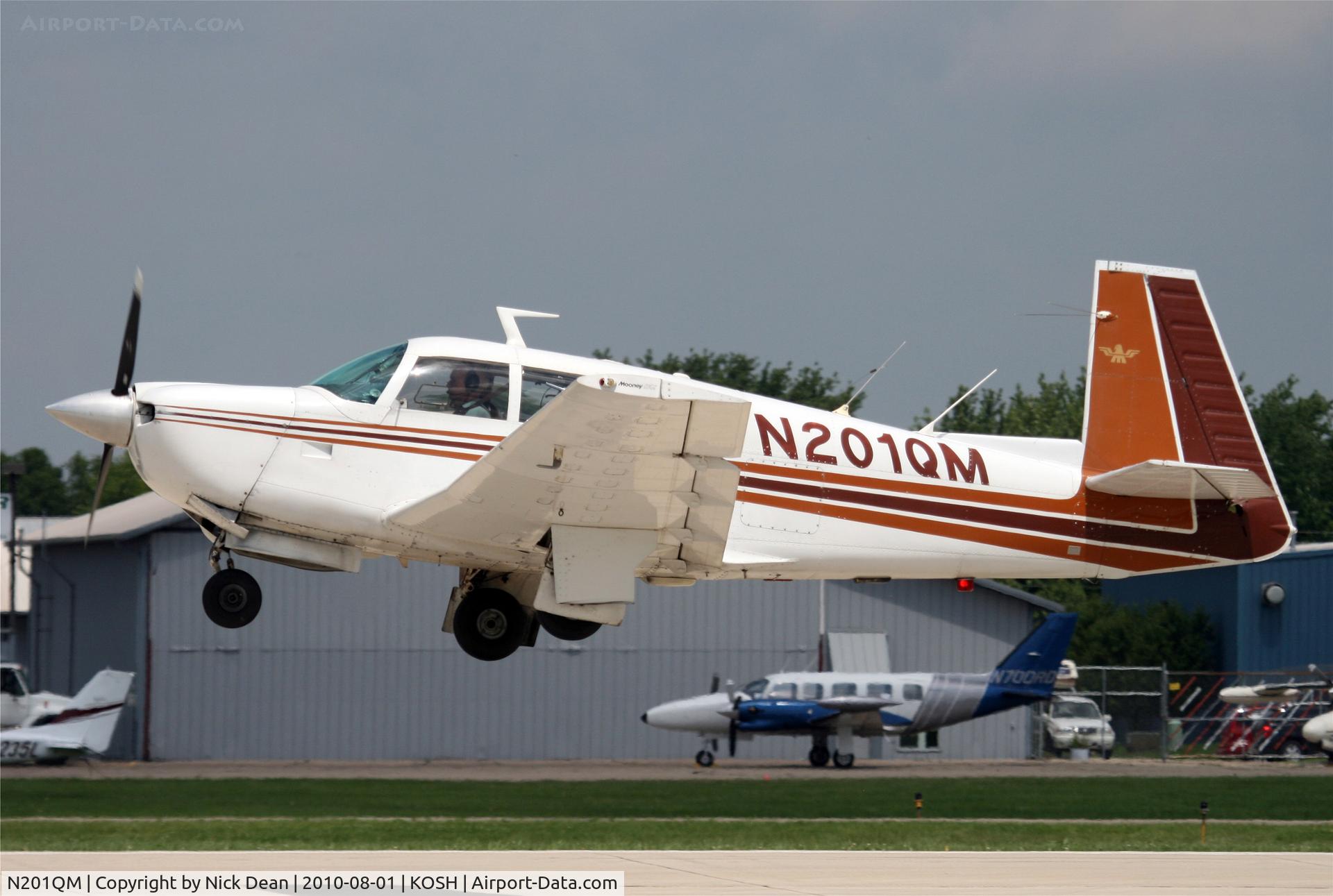 N201QM, 1977 Mooney M20J 201 C/N 24-0339, KOSH