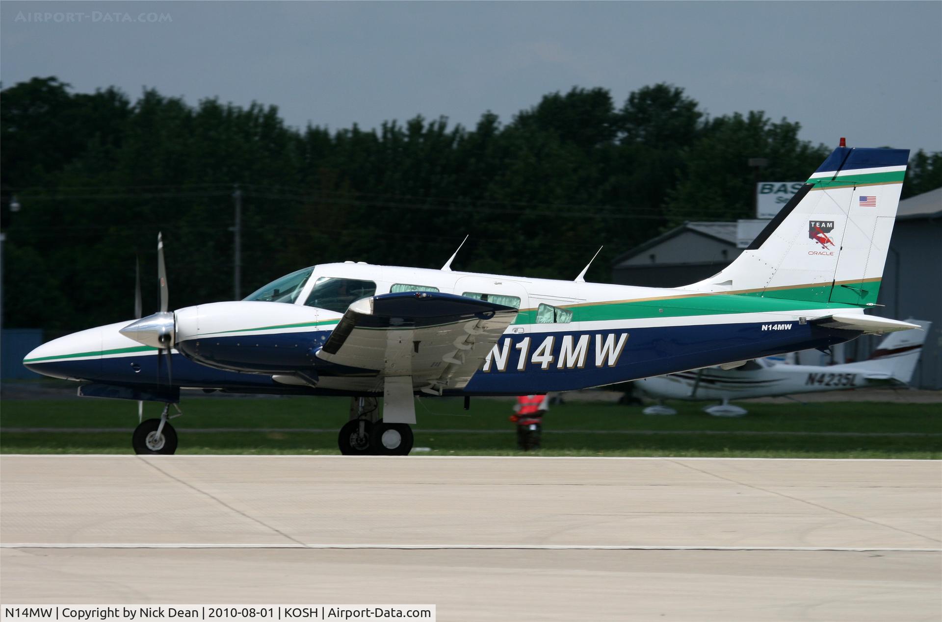 N14MW, 1981 Piper PA-34-220T Seneca C/N 34-8133047, KOSH