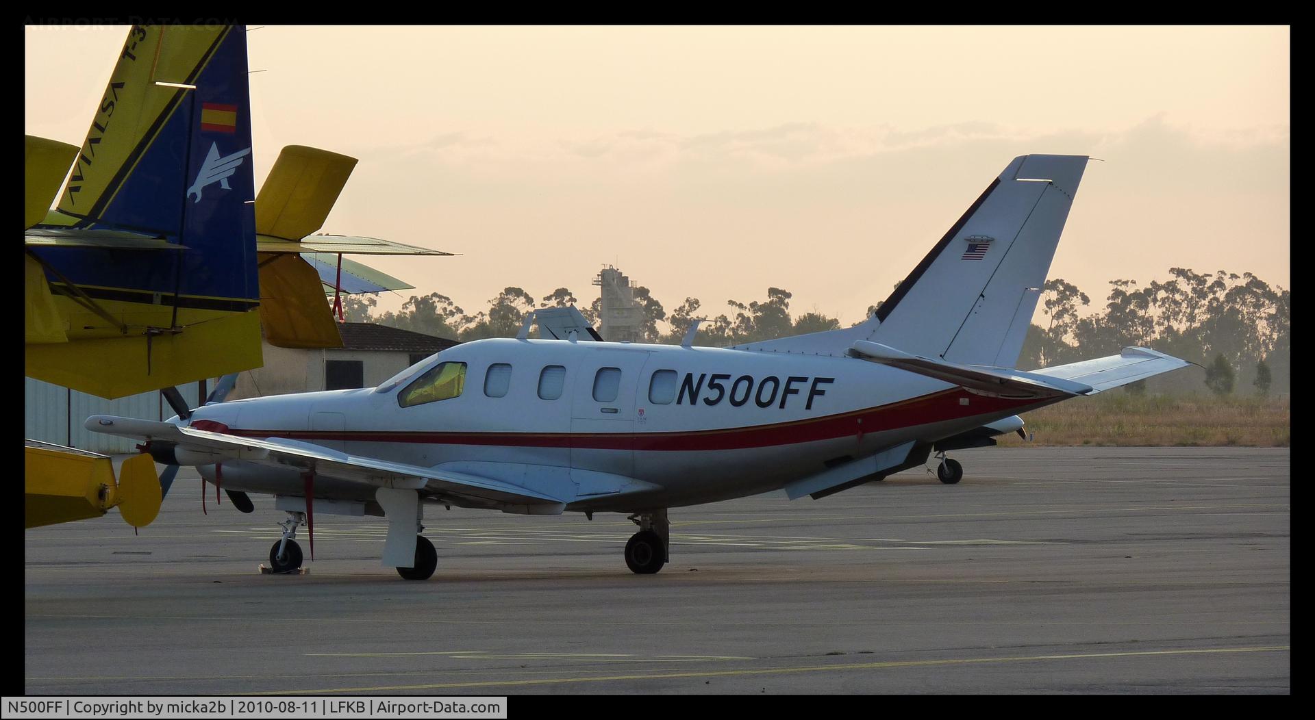 N500FF, 1998 Socata TBM-700 C/N 141, Parked.