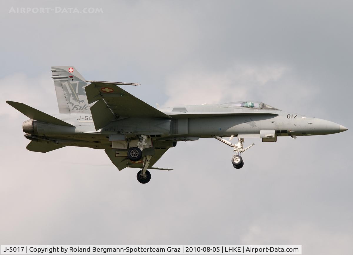 J-5017, McDonnell Douglas F/A-18C Hornet C/N 1365/SFC017, F-18C Hornet