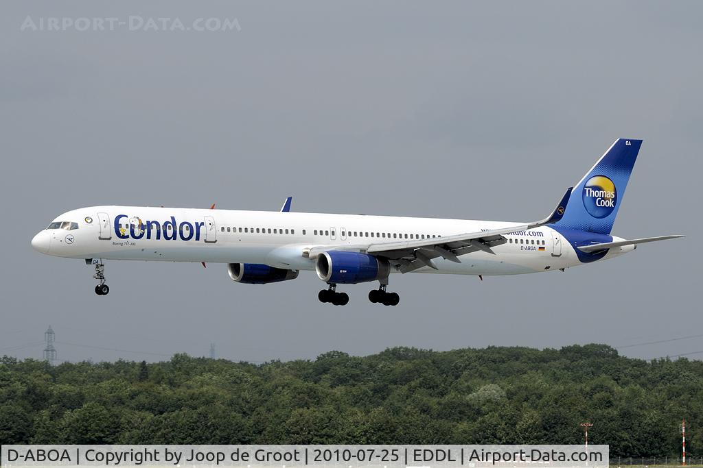 D-ABOA, 1998 Boeing 757-330 C/N 29016, For some reason Condor applied some Snoopy comic figures on the front fuselage.