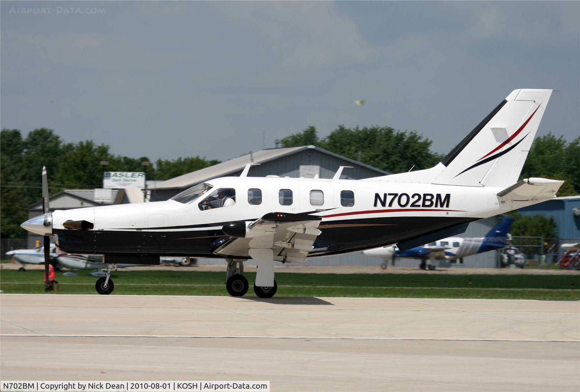 N702BM, 1991 Socata TBM-700 C/N 2, KOSH