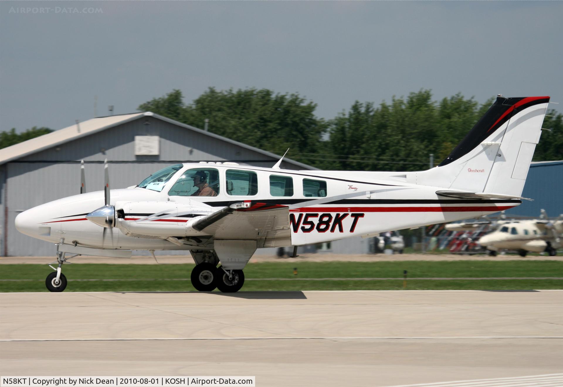 N58KT, 2000 Raytheon Aircraft Company 58 C/N TH-1955, KOSH