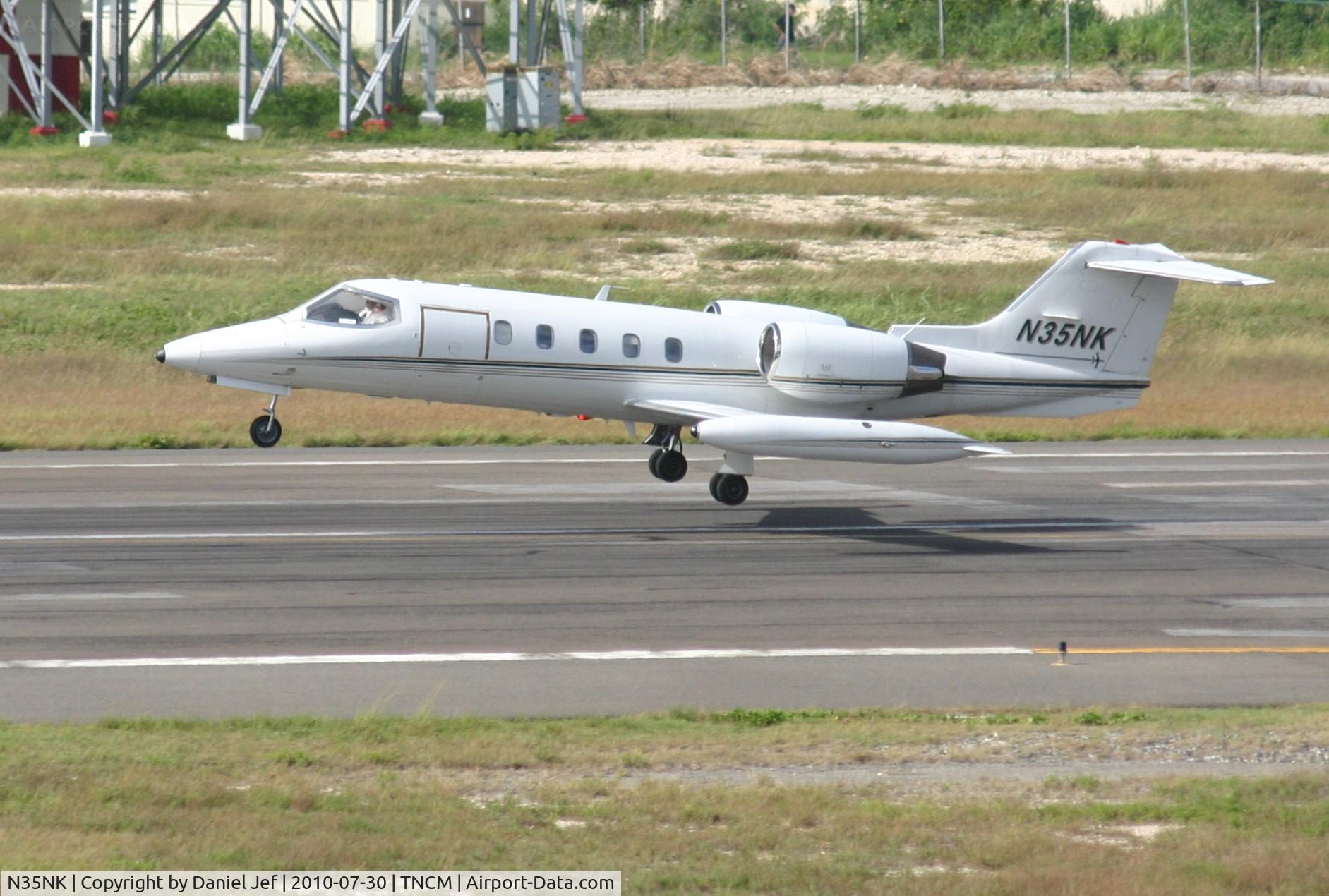 N35NK, 1982 Gates Learjet 35A C/N 491, N35NK landing at TNCM