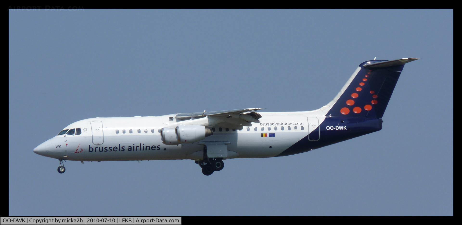 OO-DWK, 1999 British Aerospace Avro 146-RJ100 C/N E3360, Landing.