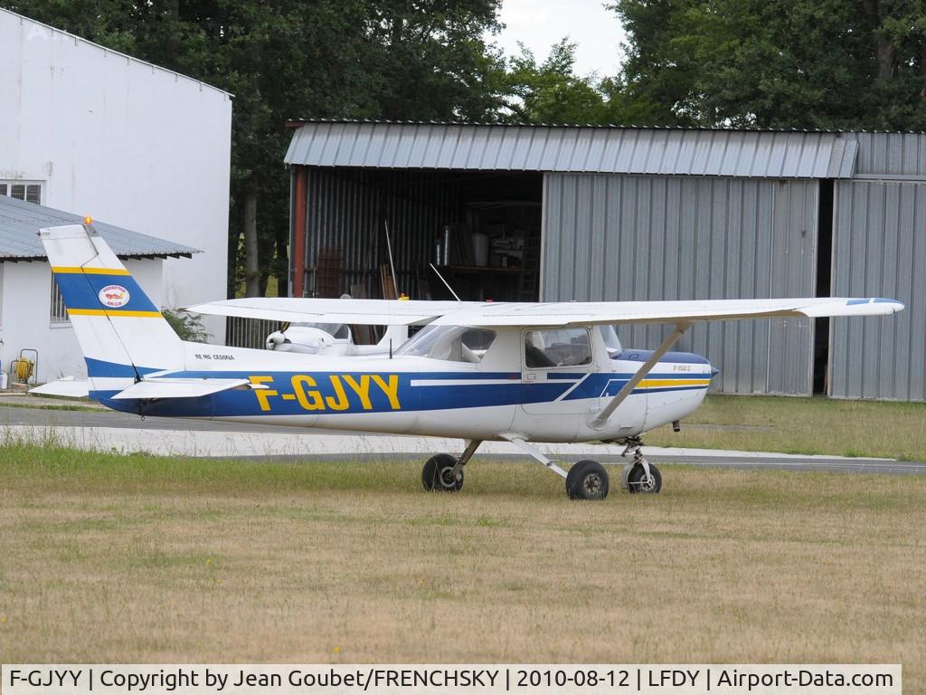 F-GJYY, Reims F152 C/N 1660, au parking