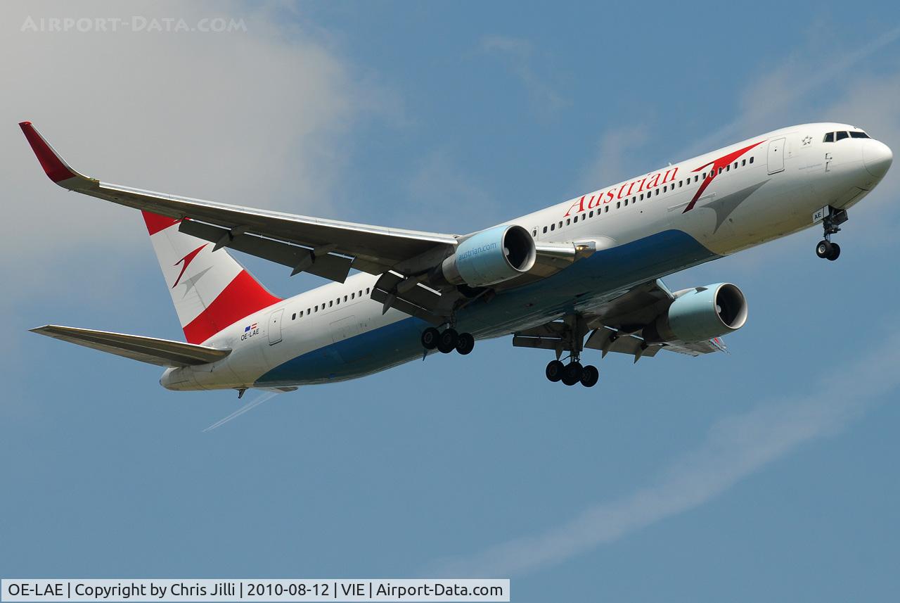 OE-LAE, 2000 Boeing 767-3Z9/ER C/N 30383, AUA