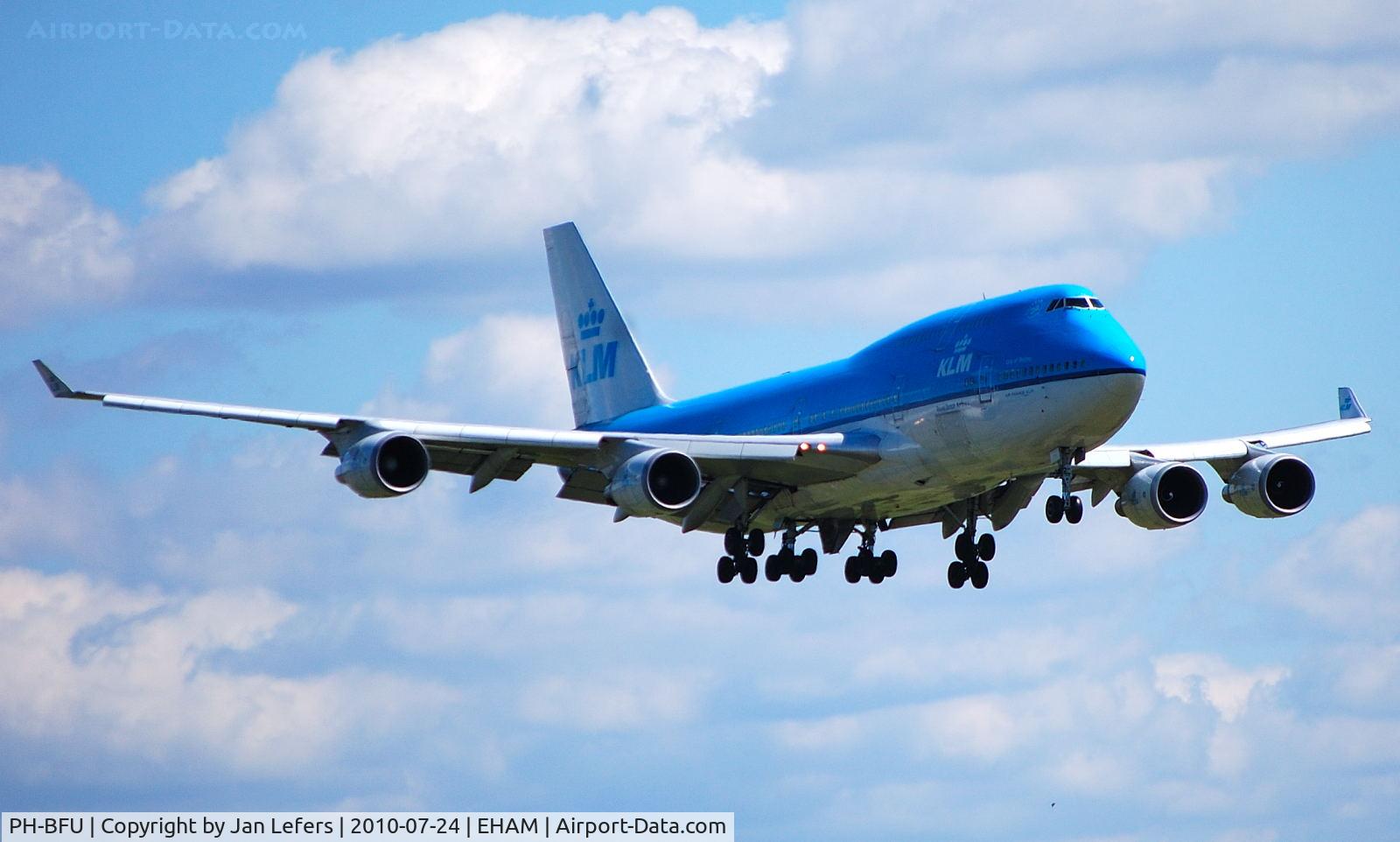 PH-BFU, 1997 Boeing 747-406BC C/N 28196, Final approach