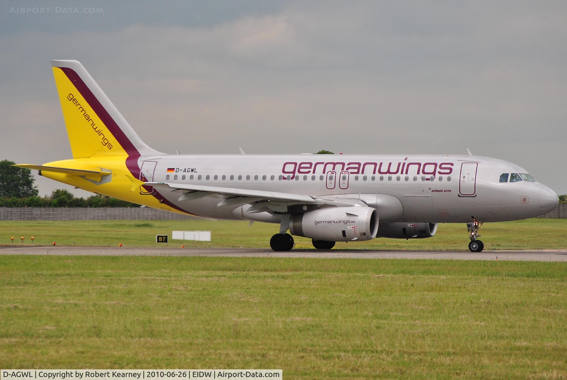 D-AGWL, 2008 Airbus A319-132 C/N 3534, GermanWings lining up r/w 10
