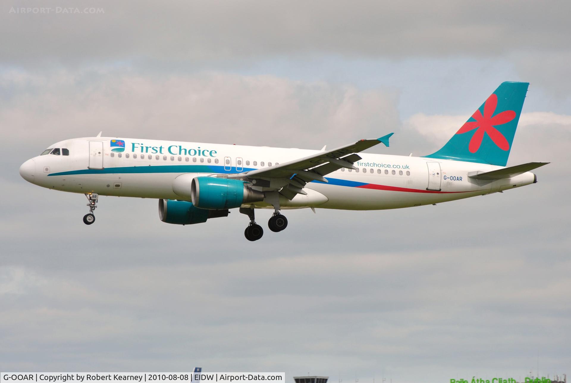 G-OOAR, 2000 Airbus A320-214 C/N 1320, First Choice on short finals