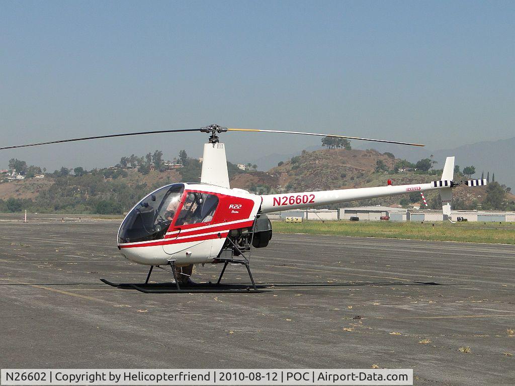 N26602, 1988 Robinson R22 BETA C/N 0858, Pre-flight inspection