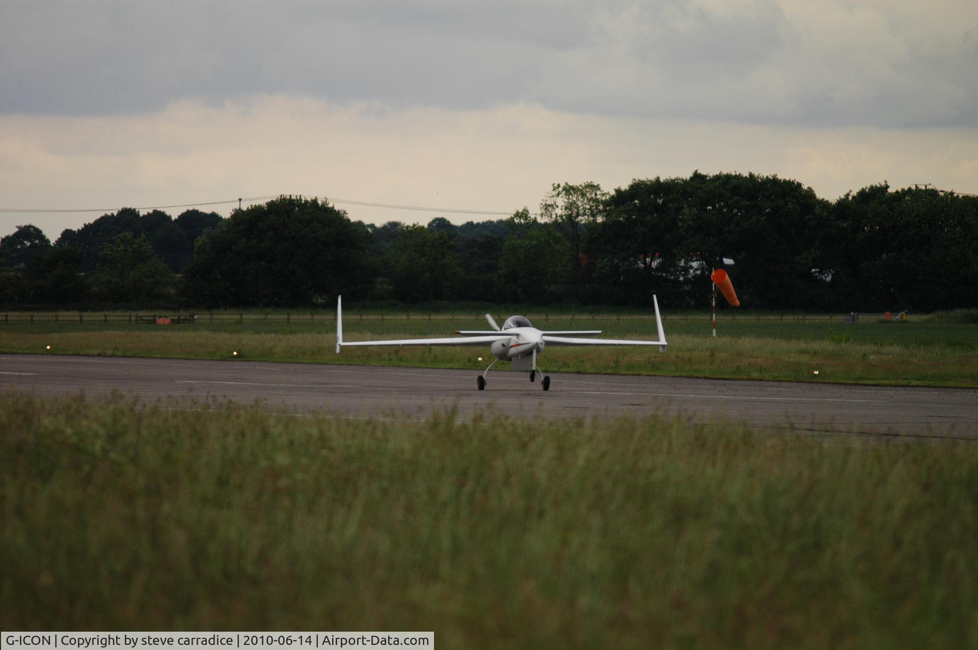 G-ICON, 2000 Rutan Long-EZ C/N PFA 074A-11104, Cross wind touchdown Gamston