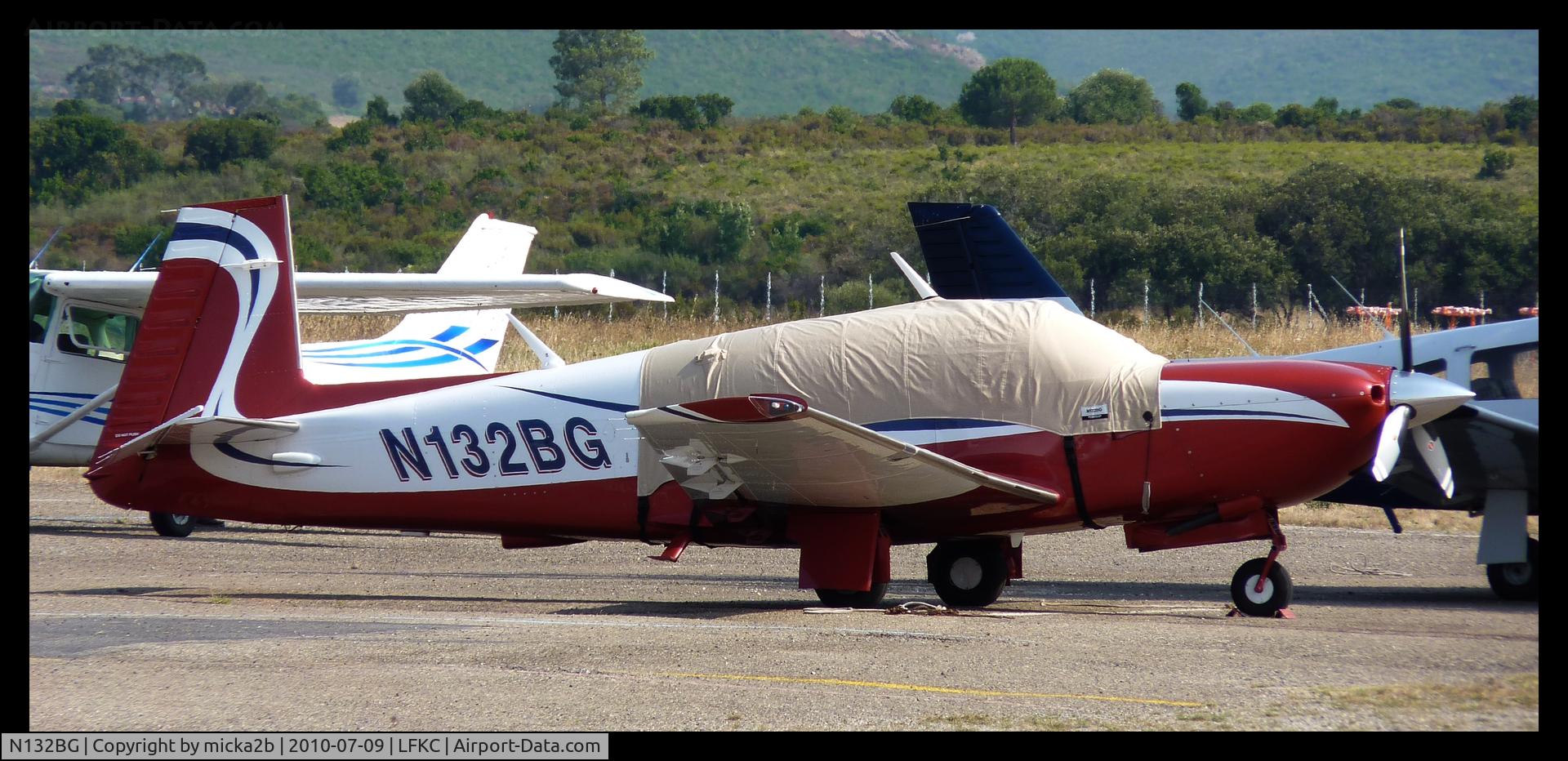 N132BG, 2005 Mooney M20R Ovation C/N 29-0398, Parked.