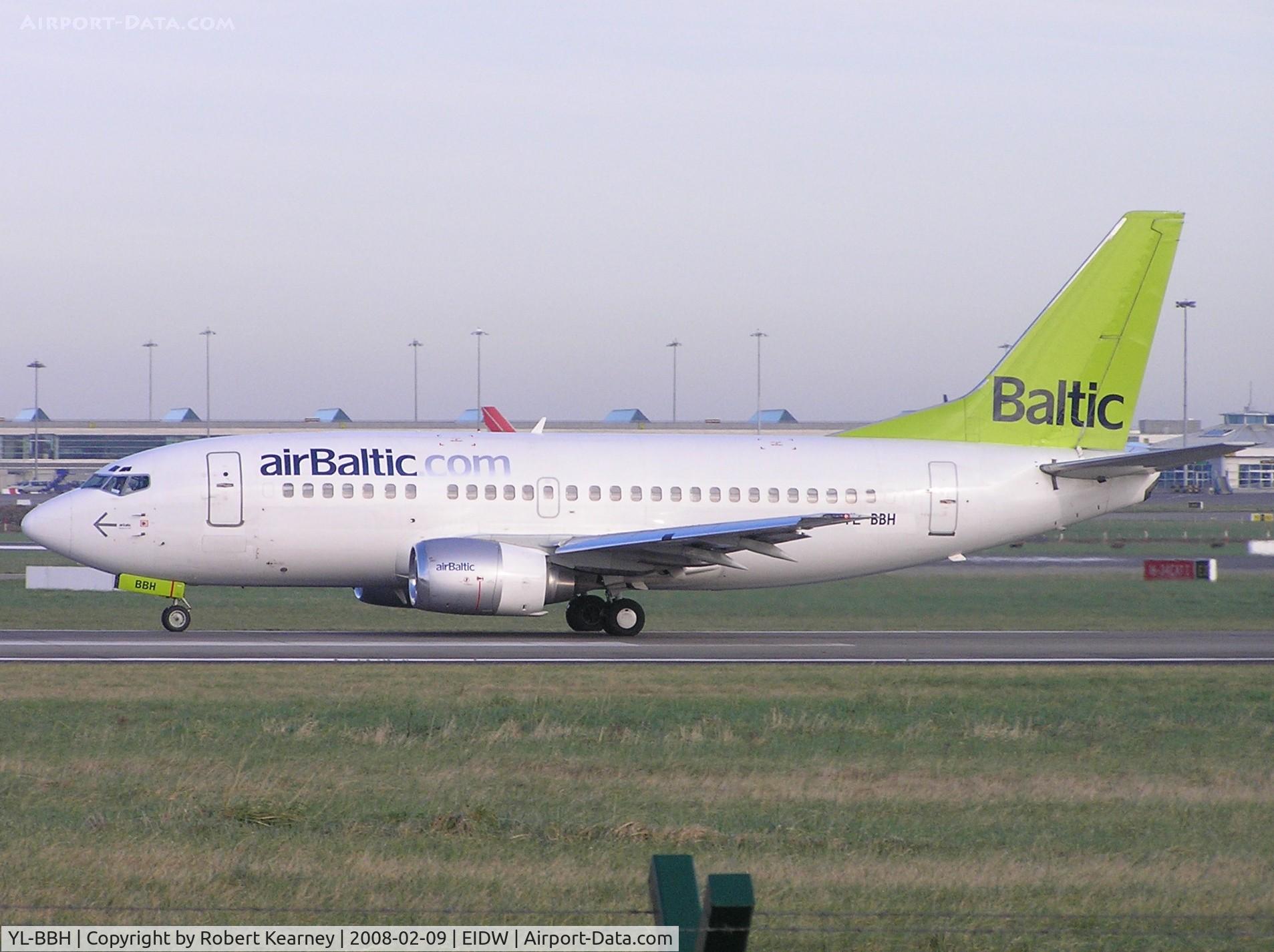 YL-BBH, 1990 Boeing 737-548 C/N 24968, Air Baltic rolling on r/w 28