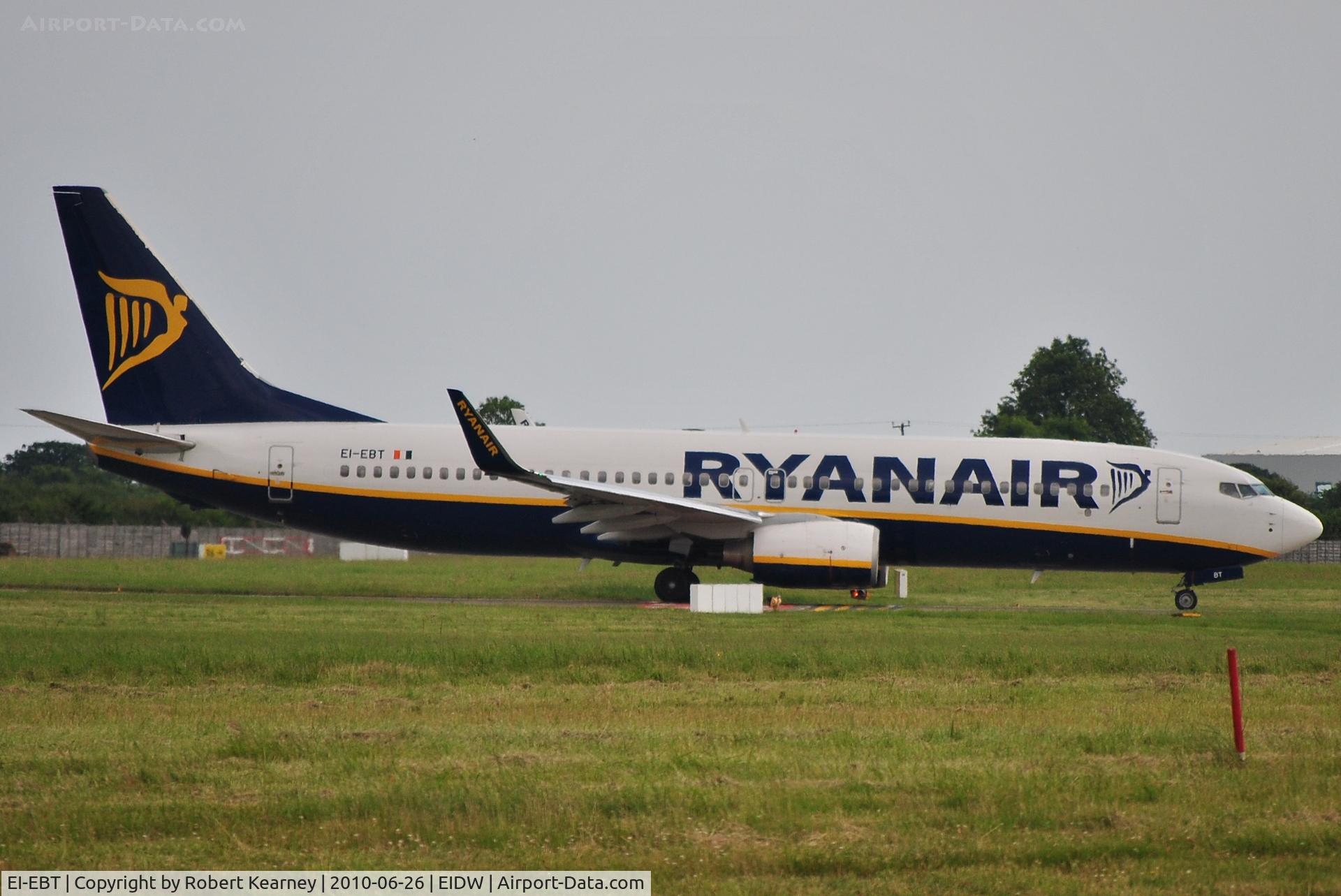 EI-EBT, 2009 Boeing 737-8AS C/N 35000, Ryanair waiting on E7 for take-off clearence