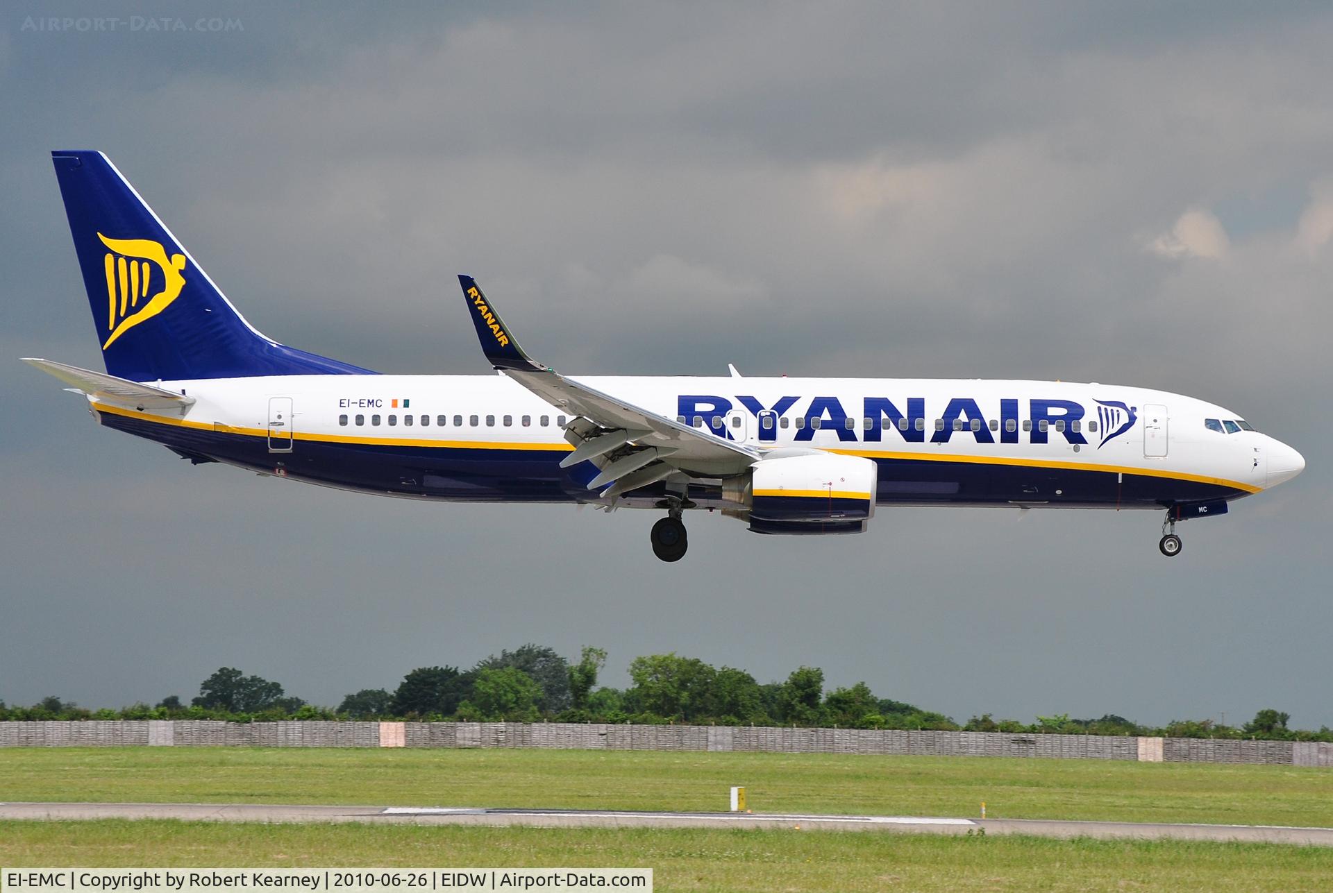 EI-EMC, 2010 Boeing 737-8AS C/N 38510, Brand new Ryanair about to touch down on r/w 10