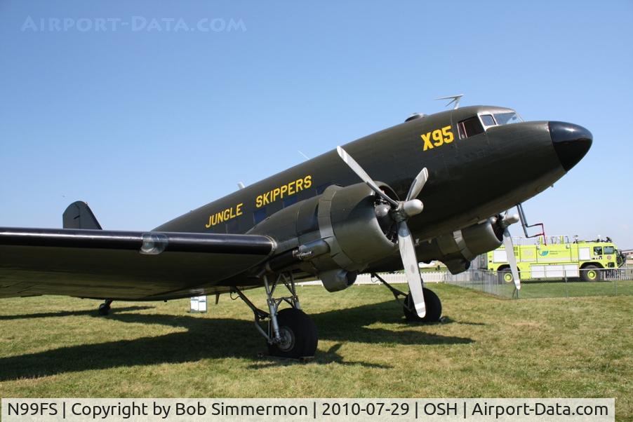 N99FS, Douglas DC-3 (C-47A) C/N 12425, Airventure 2010 - Oshkosh, Wisconsin