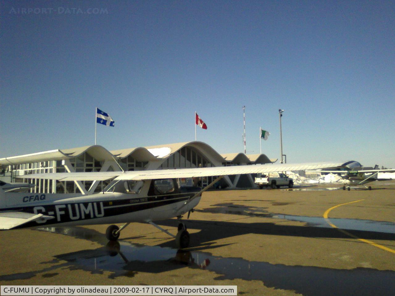 C-FUMU, 1977 Cessna 152 C/N 15280998, At Trois-Rivières airport. Aircraft owned by CFAQ.