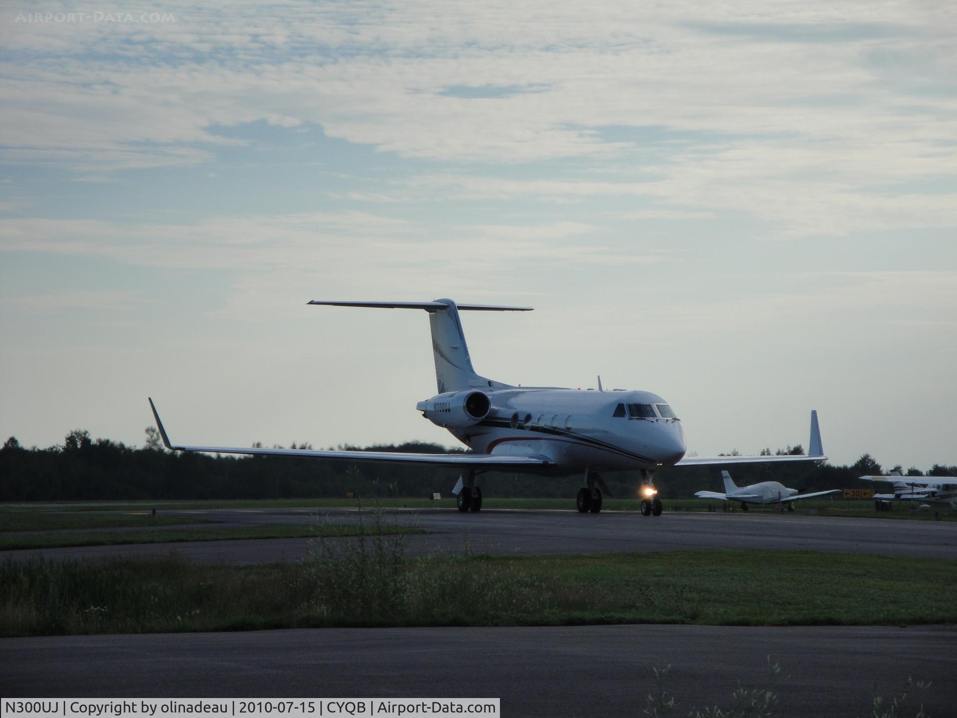 N300UJ, 1980 Gulfstream American G-1159A Gulfstream III C/N 316, Arriving with 