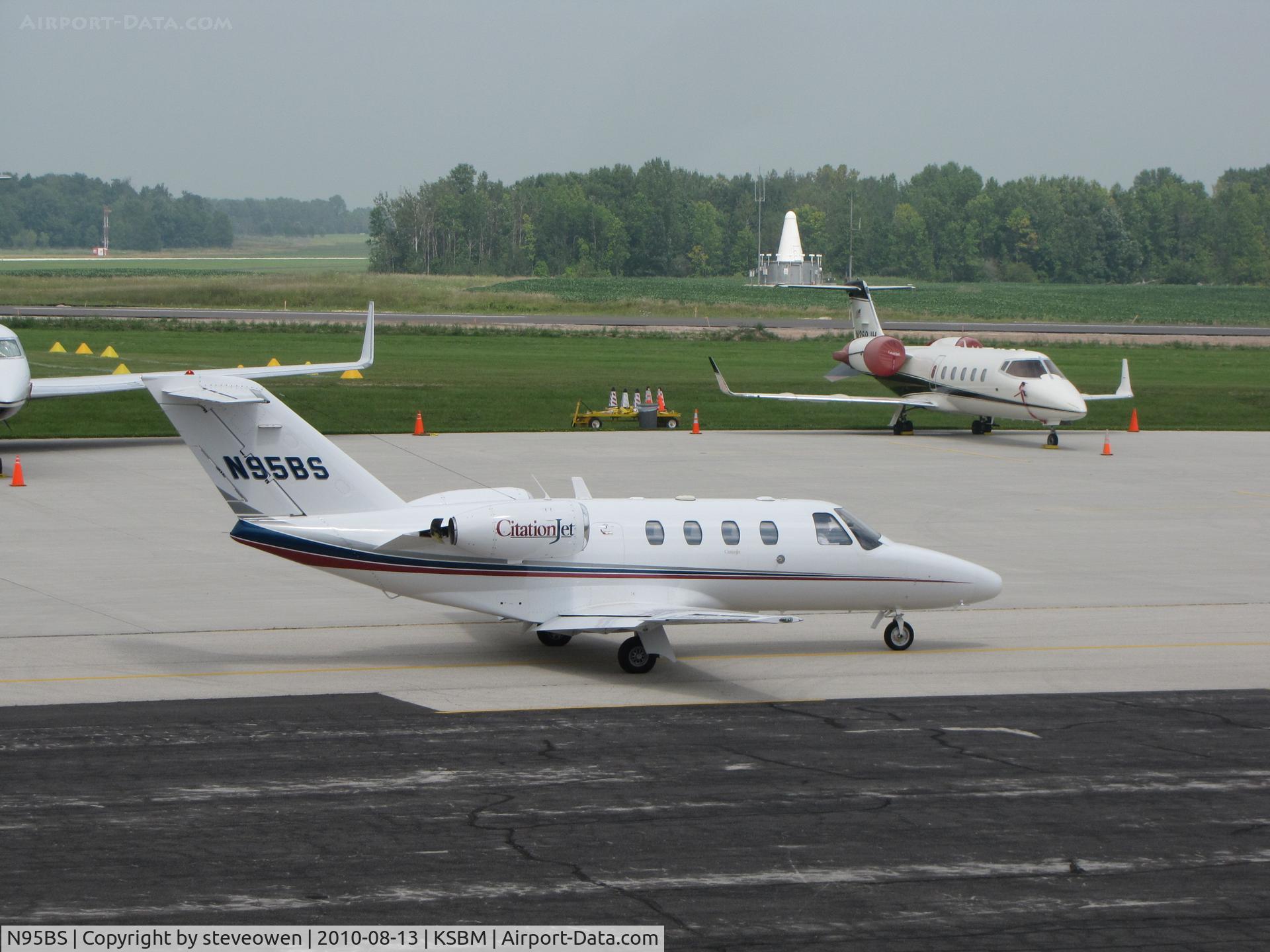 N95BS, 1998 Cessna 525 C/N 525-0283, Taken during the PGA Tour @KSBM WI USA