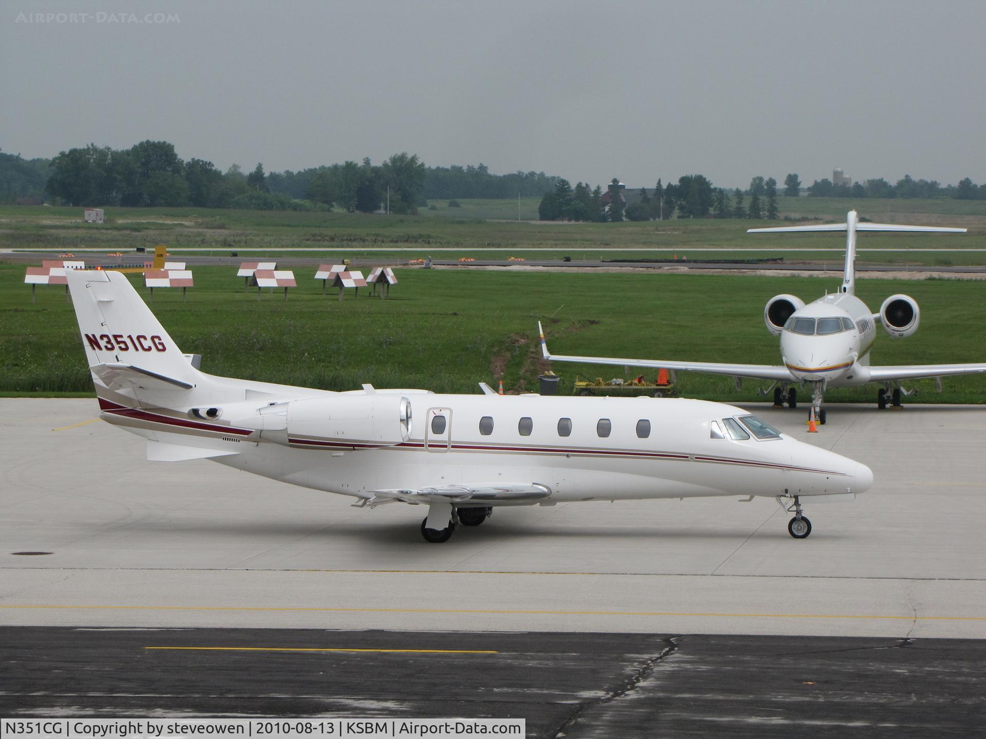 N351CG, 2002 Cessna 560XL C/N 560-5225, @KSBM during the PGA Tour
