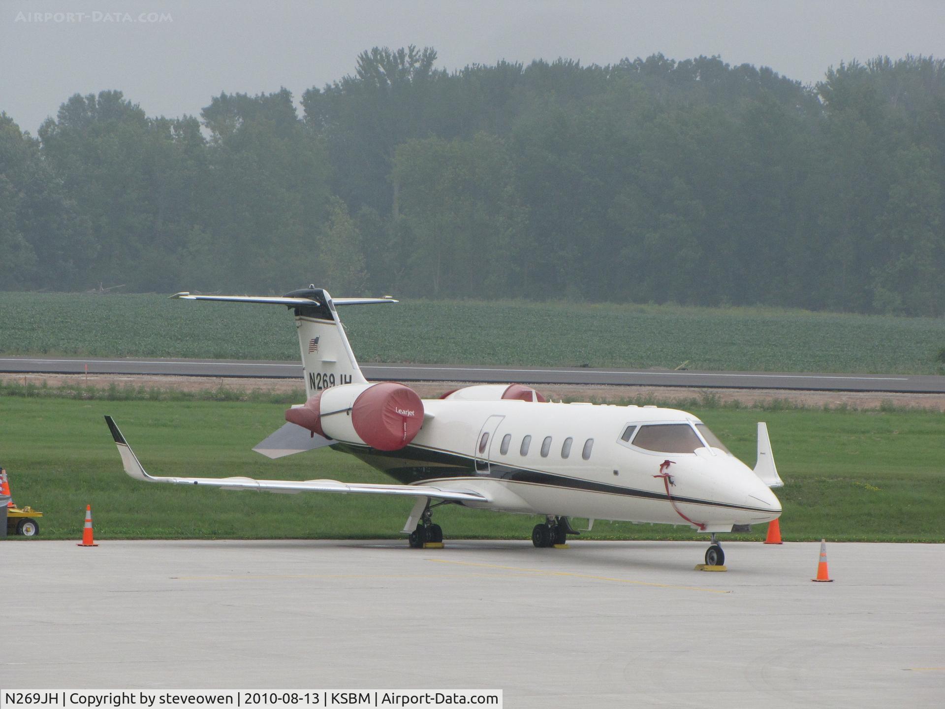 N269JH, 2000 Learjet Inc 60 C/N 201, on the ramp @KSBM during the PGA Tour