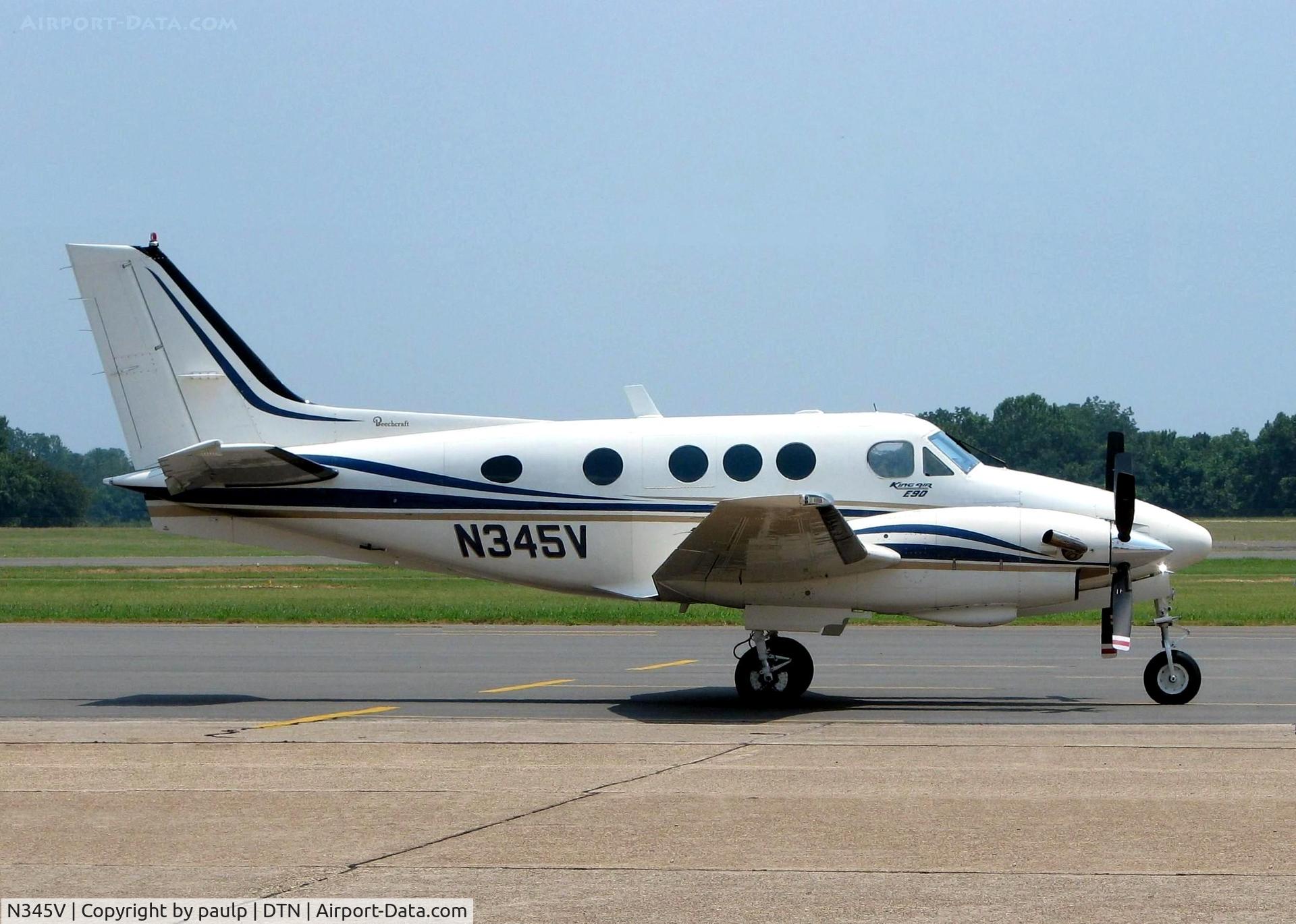 N345V, 1972 Beech E-90 King Air C/N LW-23, At Downtown Shreveport.