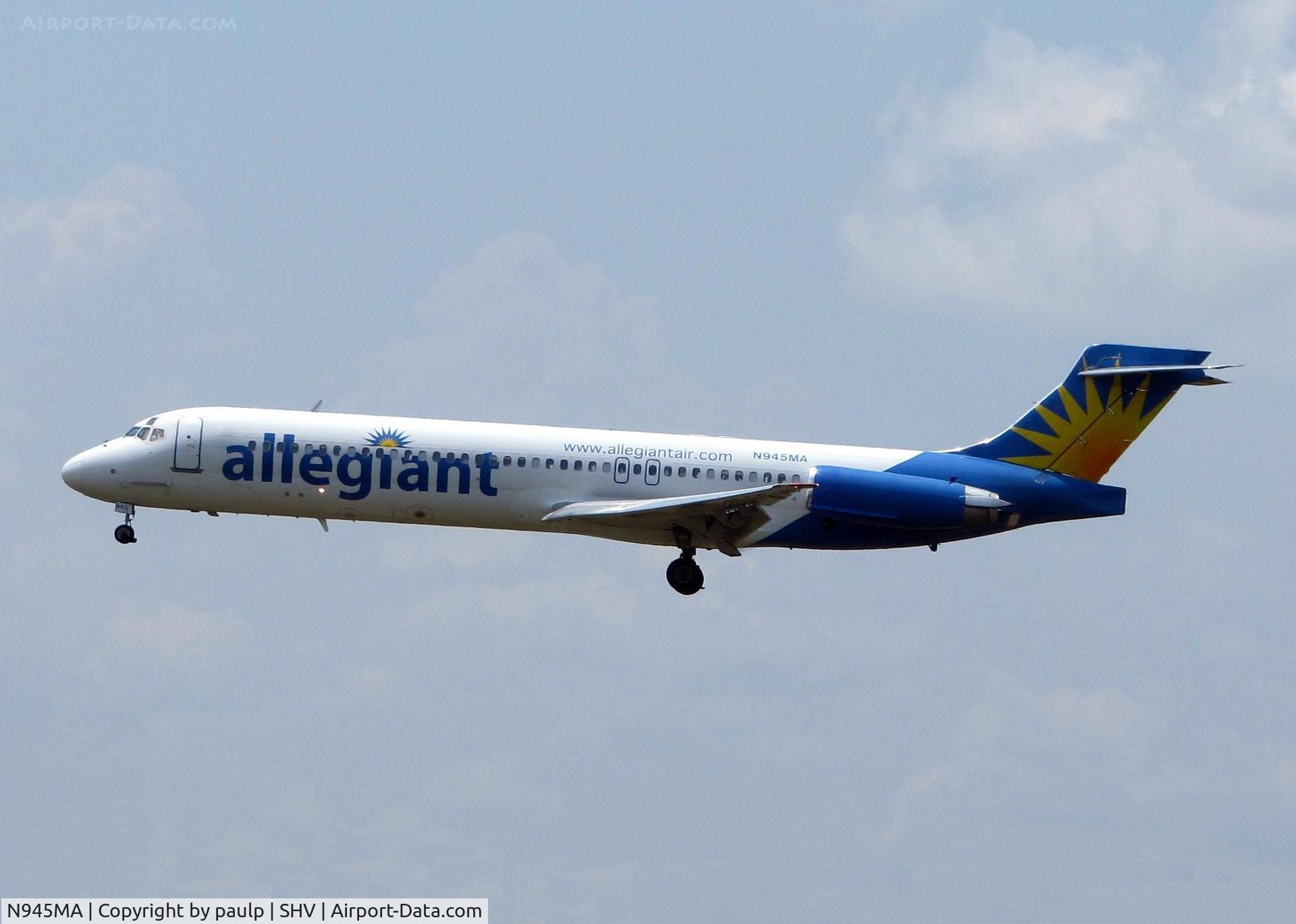 N945MA, 1988 McDonnell Douglas DC-9-87 C/N 49725, Landing at Shreveport Regional.