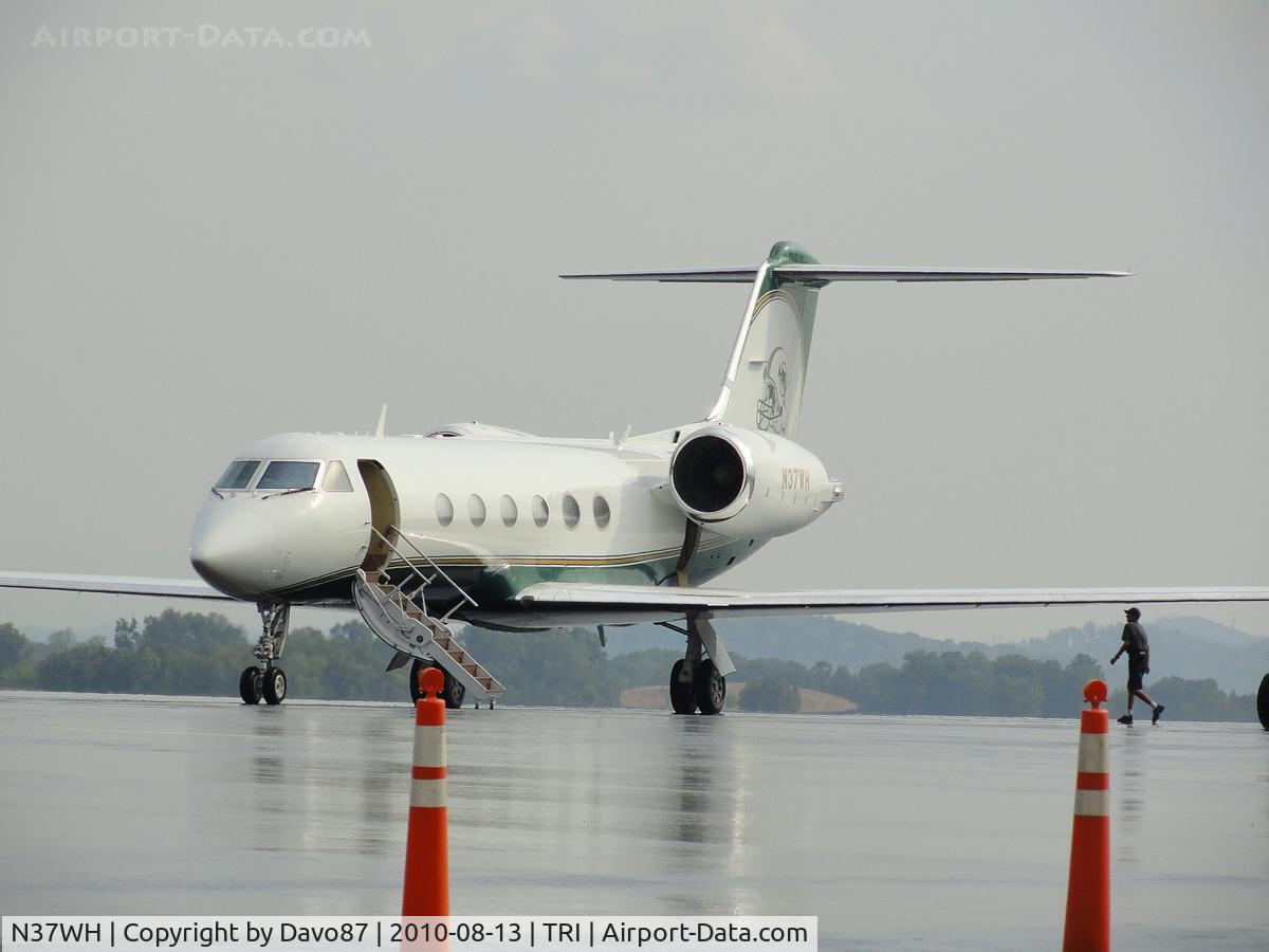 N37WH, 1994 Gulfstream Aerospace G-IV C/N 1243, Dolphins jet preparing to depart Tri-Cities Airport.