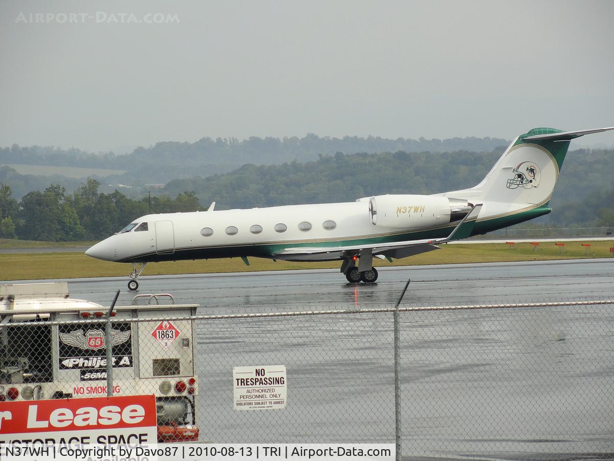 N37WH, 1994 Gulfstream Aerospace G-IV C/N 1243, Dolphins jet taxis out on its way home from Tri-Cities Airport.