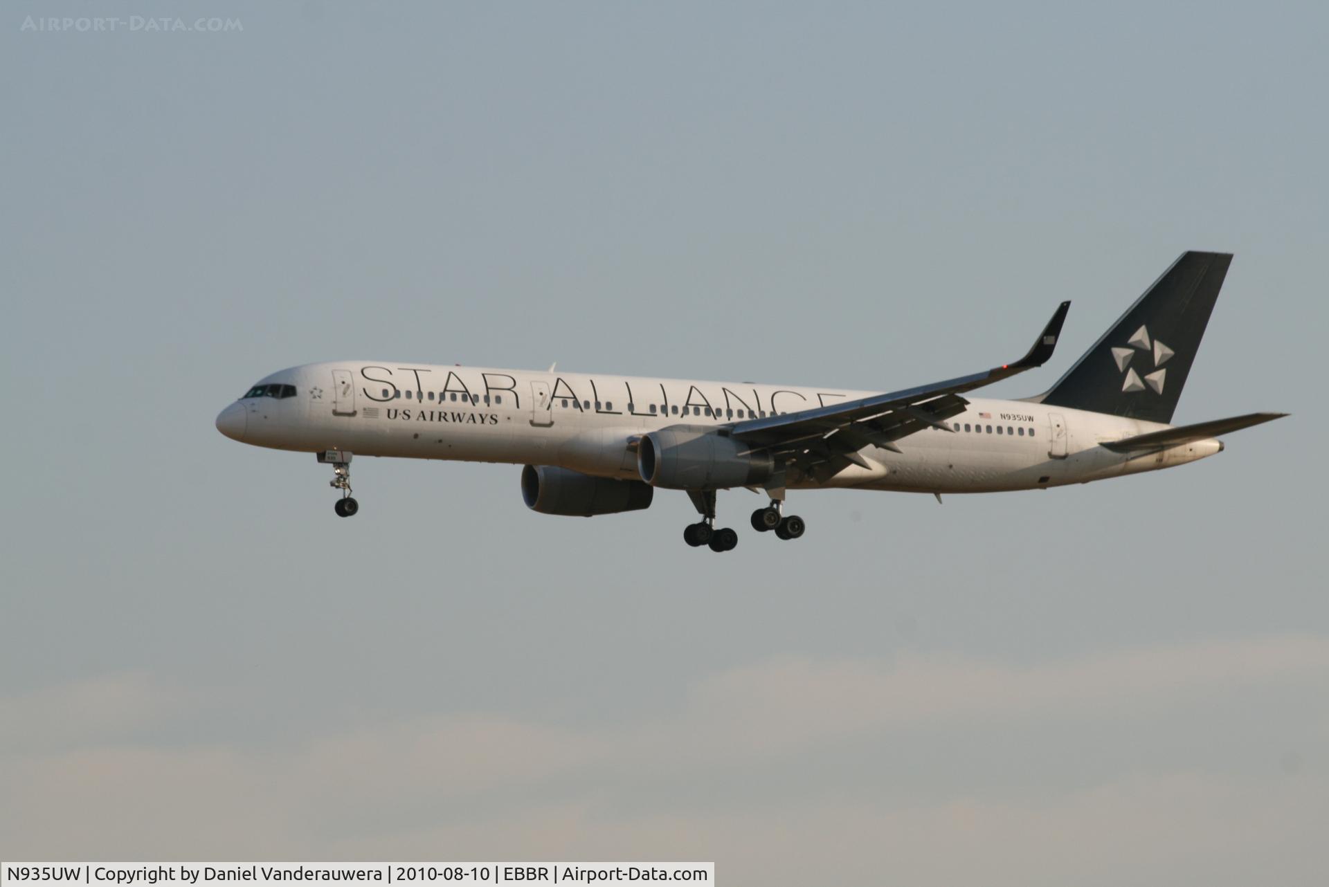 N935UW, 1994 Boeing 757-2B7 C/N 27201, Arrival of flight US750 to RWY 25L