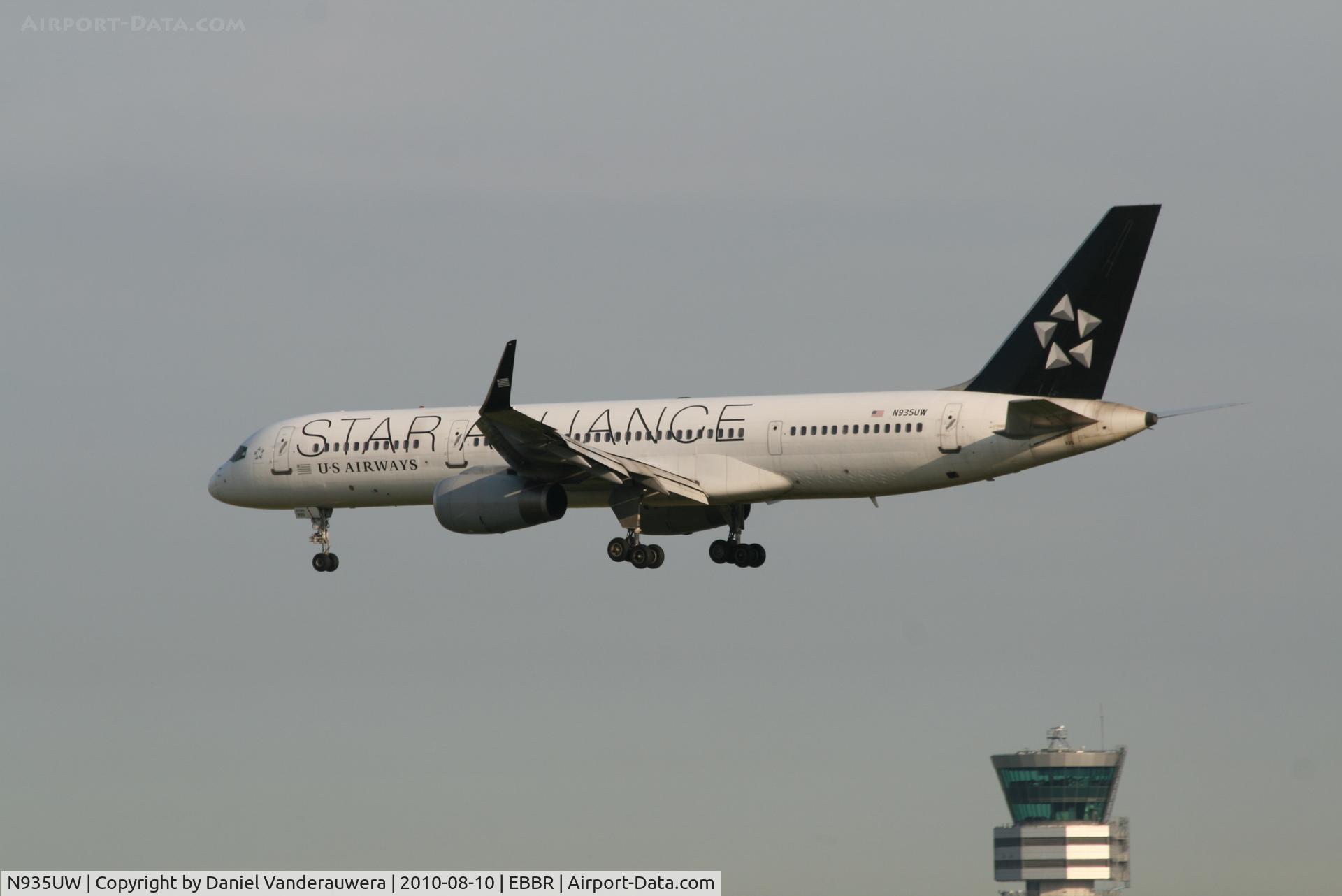 N935UW, 1994 Boeing 757-2B7 C/N 27201, Flight US750 is descending to RWY 25L