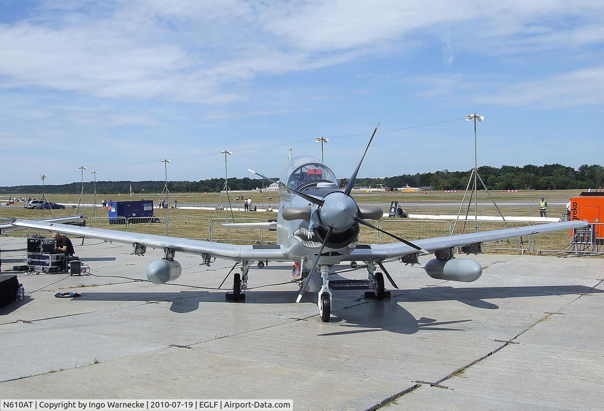 N610AT, 2009 Beechcraft AT-6 Wolverine C/N AT-1, Raytheon 3000 AT-6B Texan II COIN-aircraft at Farnborough International 2010