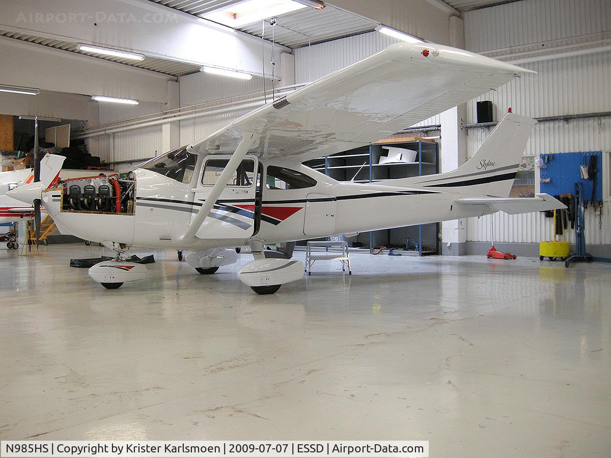 N985HS, 1998 Cessna 182S Skylane C/N 18280278, Now SE-MER.
